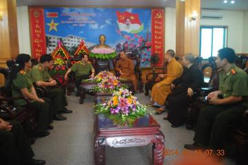 Thanh Hoa province: The provincial Vietnam Buddhist Sangha Executive Committee congratulates the traditional day of the People's Public Security 
